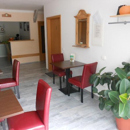 Pension Am Werder Bernburg Extérieur photo