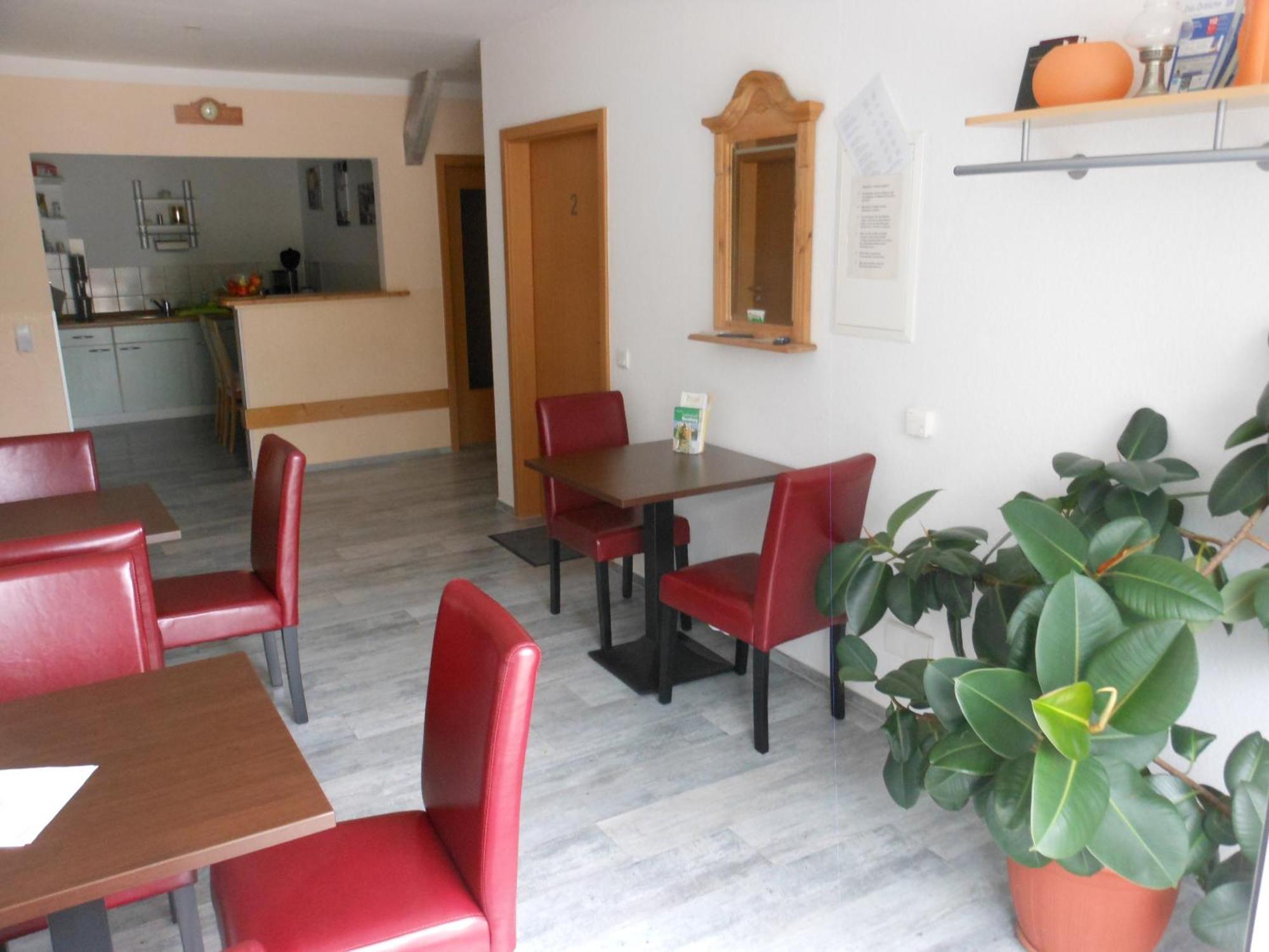 Pension Am Werder Bernburg Extérieur photo