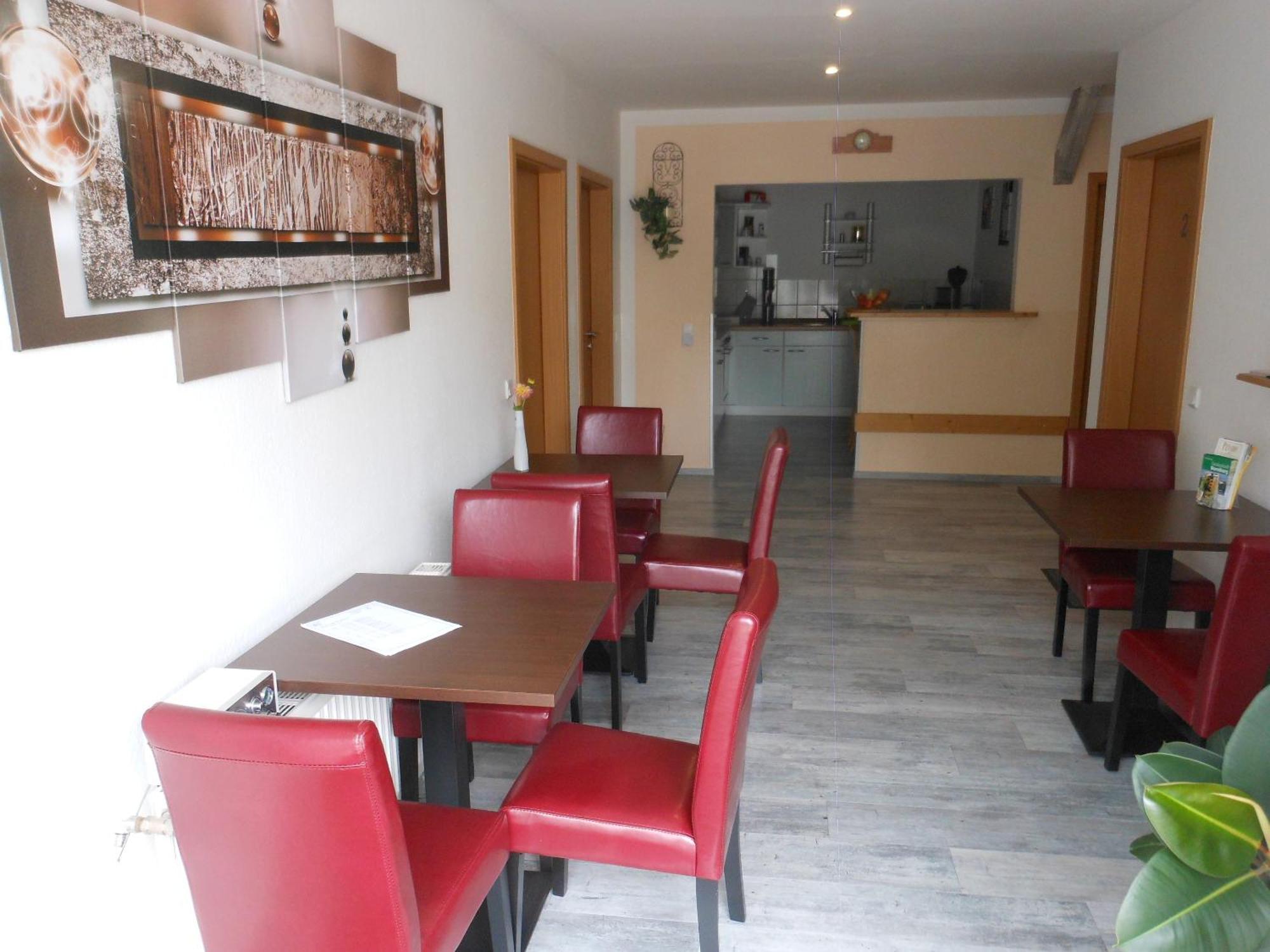 Pension Am Werder Bernburg Extérieur photo