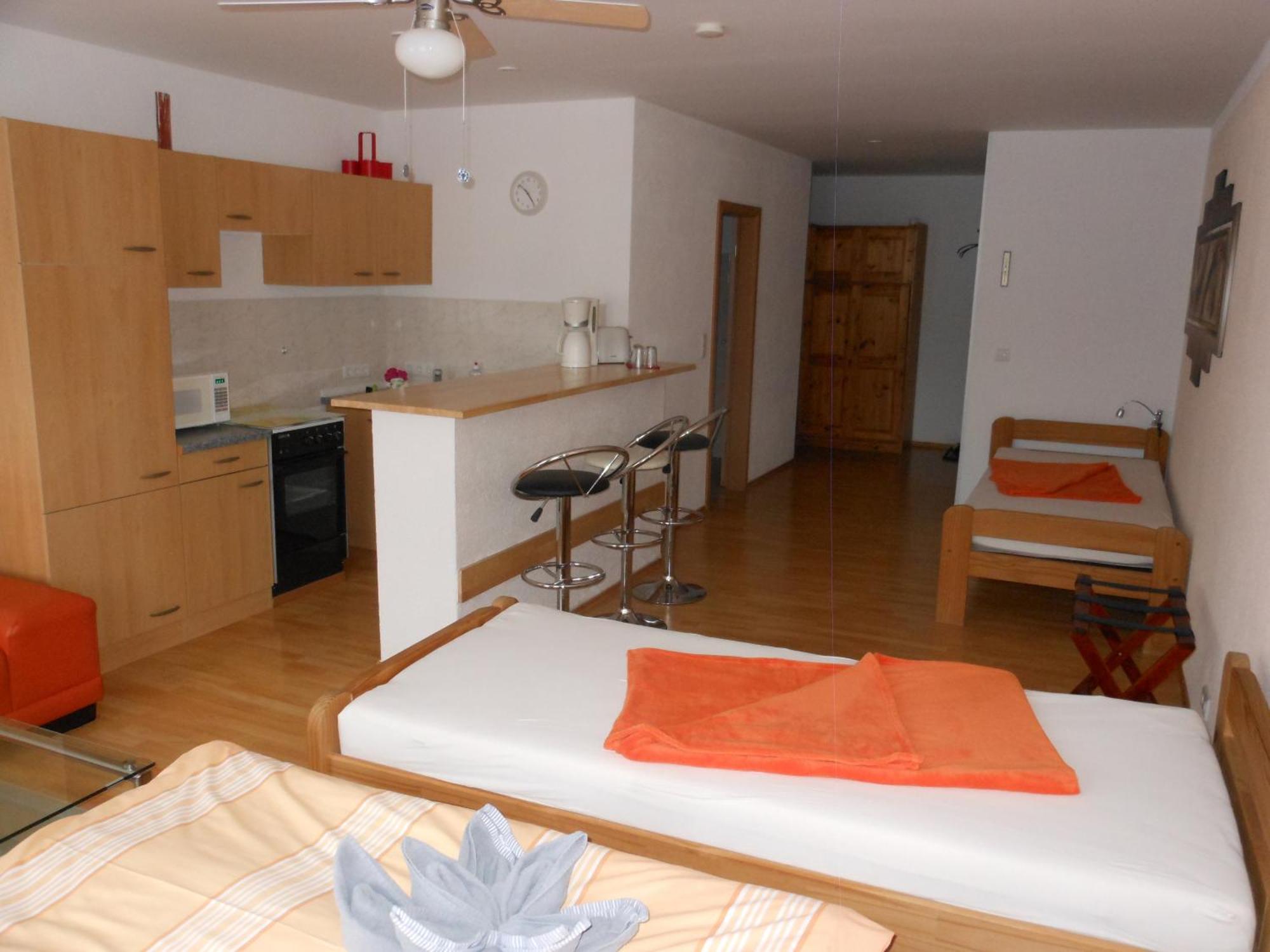 Pension Am Werder Bernburg Chambre photo