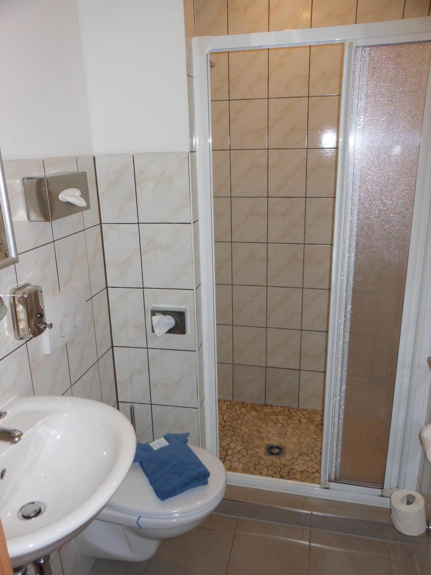Pension Am Werder Bernburg Chambre photo