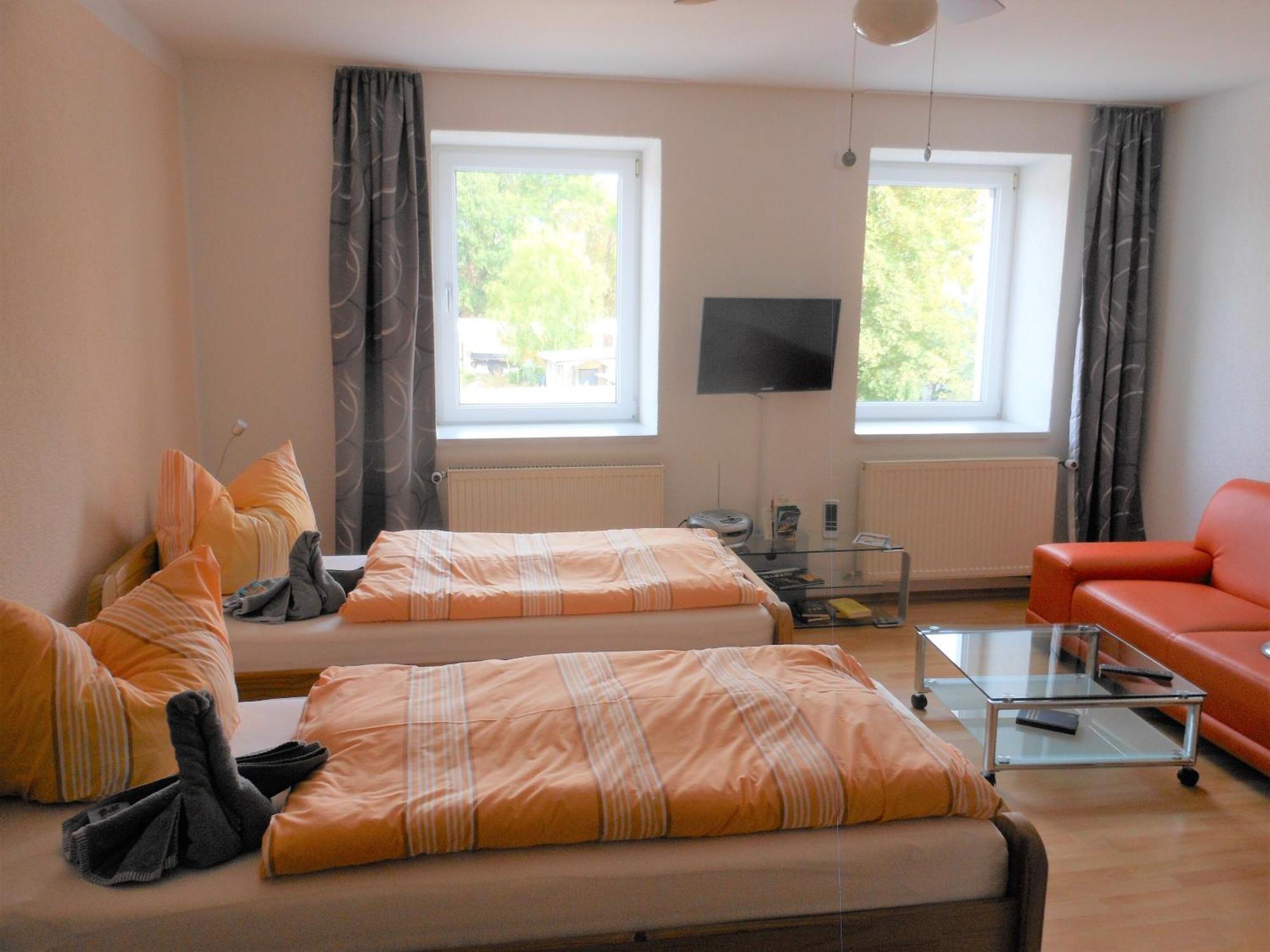 Pension Am Werder Bernburg Chambre photo