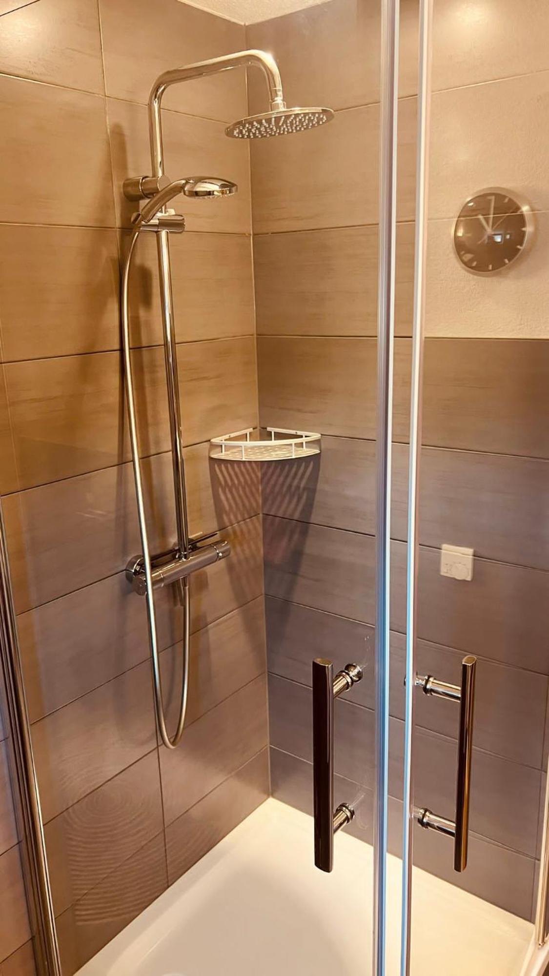 Pension Am Werder Bernburg Chambre photo